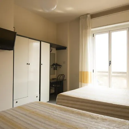 Hotel Airone 3*