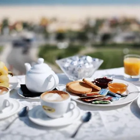 阿洛尼酒店 里米尼